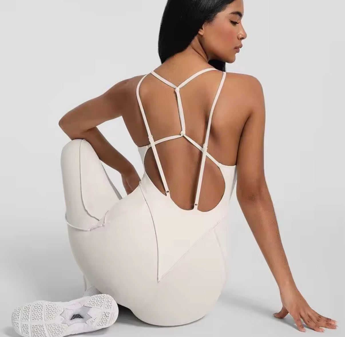 Sport-Bodysuit mit integriertem BH